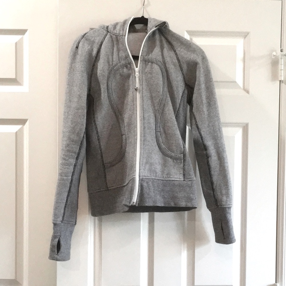 Lululemon like new full zip scuba jacket. Not cropped.